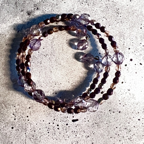 Handmade vintage beaded cuff in sparkling hues of purple and pink EUC - Picture 2 of 3